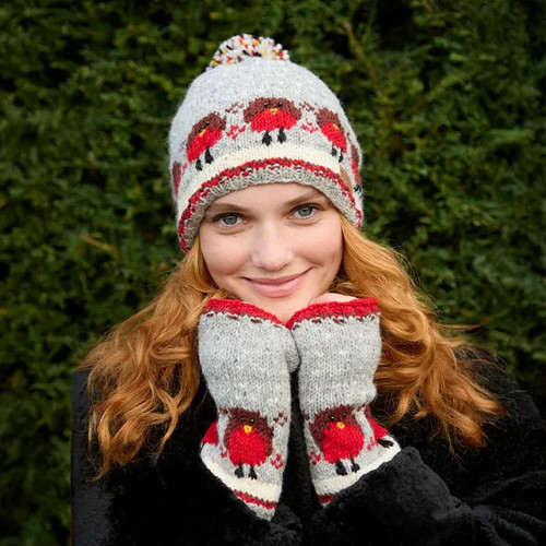 Pachamama robin bobble beanie - robin,