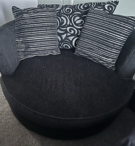 Large swivel round cuddle - round,