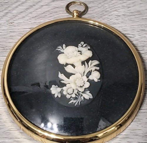 Vintage plaque flowers - plaque, in