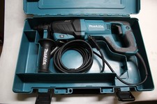 Makita hr2641 1" AVT rotary hammer accepts SDS-plus bits w/D-handle Corded