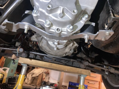 Gearbox support kit - gearbox, for