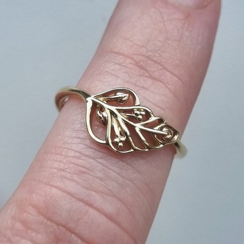 Hallmarked 9ct yellow - yellow, &