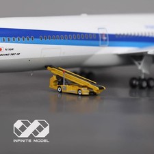 1/200 Airport YellowTLD Belt