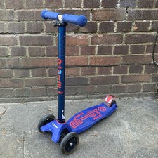 Maxi Micro Deluxe LED Children's Scooter (5-12) Blue and Red, Adjustable Handle 