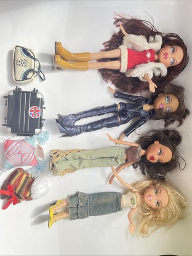 Bratz dolls with - dolls, accessories