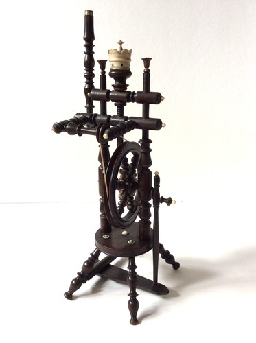 Treen antique mini spinning - treen,