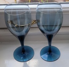 Pair of teal glass wine glasses - 17 cm