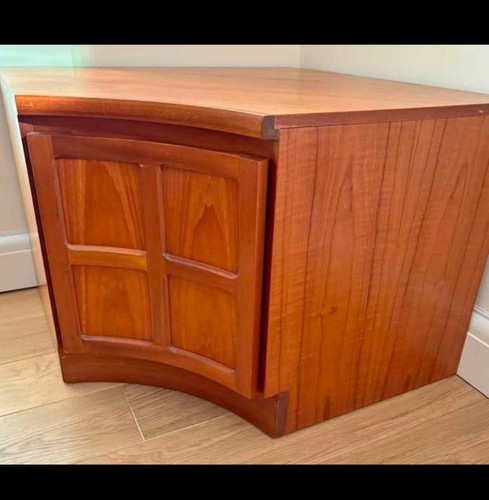 Nathan squares knoll teak - nathan,