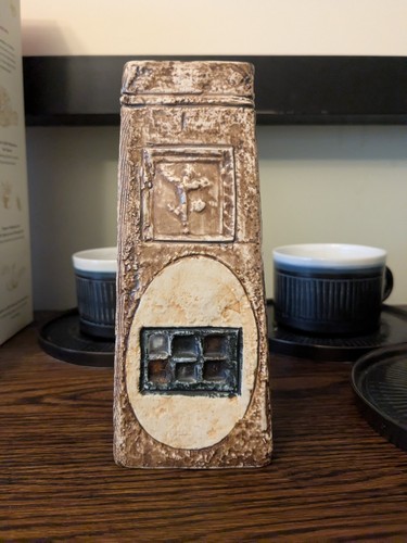 Troika cornwall coffin vase - cornwall,