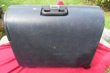 Vintage Carlton Hard shell