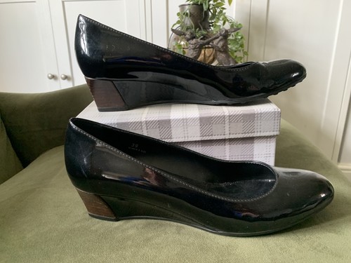 Tods black patent - patent, leather