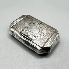 ANTIQUE GEORGE III SNUFF BOX
