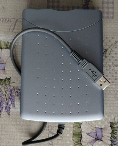 Fujitsu usb floppy - fujitsu,