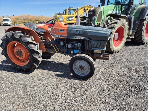 Kubota l2601 compact tractor - compact,