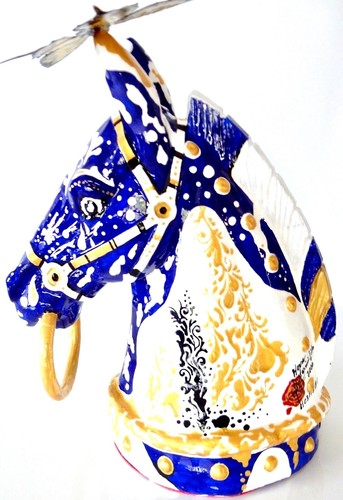 Horse bust status artistic - status,