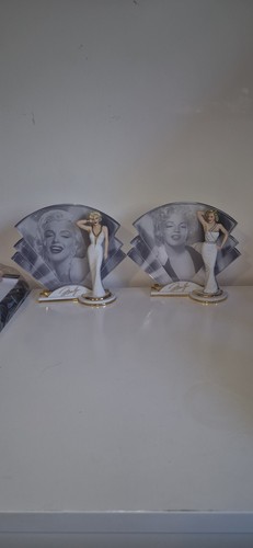 Two marilyn monroe - monroe, collector's