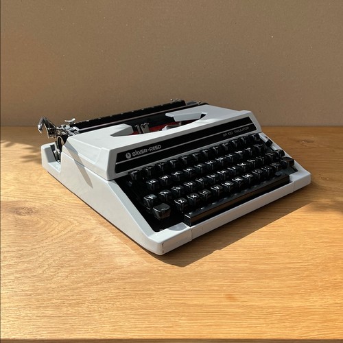 Silver reed 100 typewriter - reed,