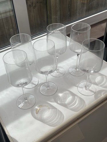 Neptune hoxton wine - neptune, glasses