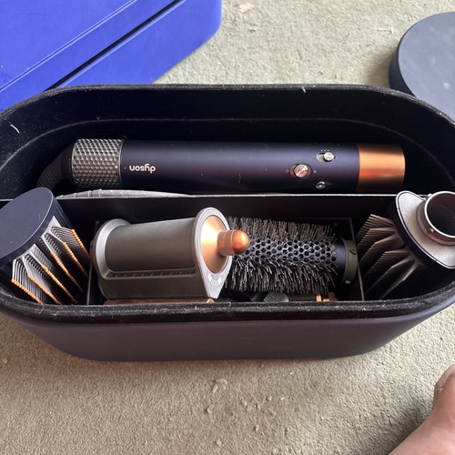 Dyson airwrap complete - dyson, special
