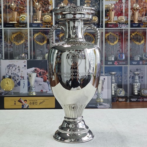 Uefa euro cup trophy - trophy, henri