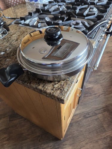 Saladmaster deep dish - dish, covered