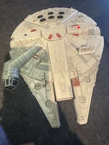 Star wars millennium falcon - wars,