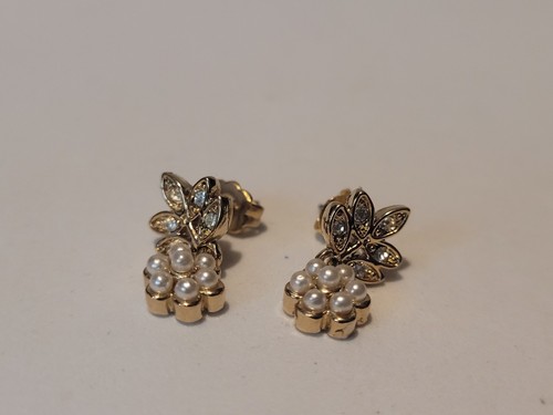 Beautiful dangle pearl - dangle, styled