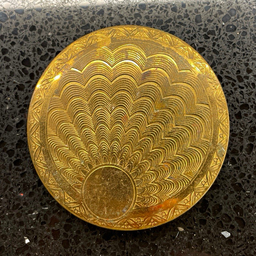 Vintage round metal powder