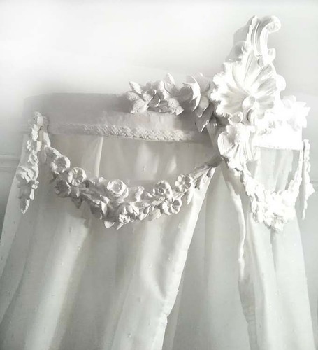 Antique french style bed - french, ciel