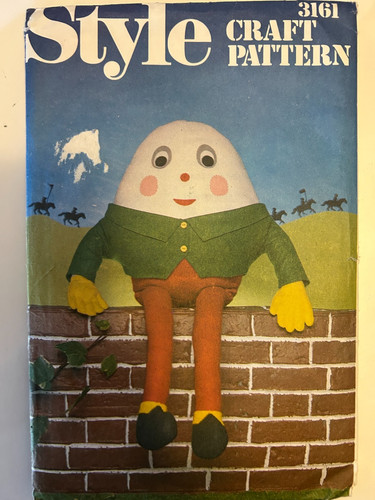Vintage style humpty dumpty - style,