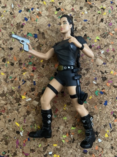 Tomb raider lara croft figure - raider,