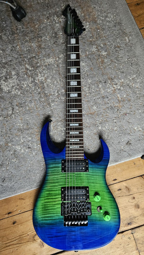 Diamond guitars halcyon - diamond,