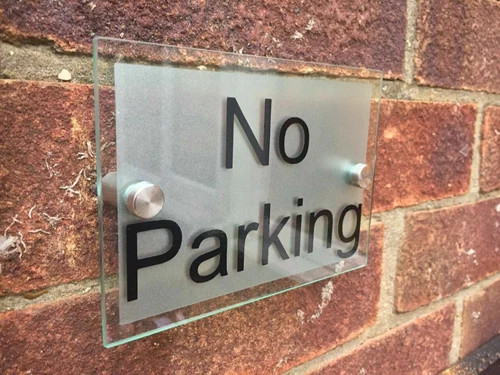 Parking modern glass - no,