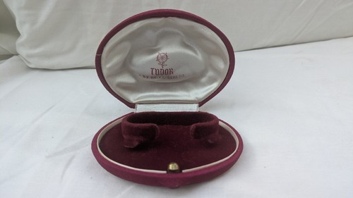 Vintage ladies 1950s tudor - ladies,