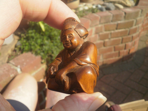 Hand carved wood - ,