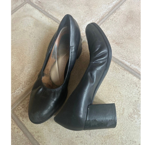 Used cabin crew shoes black - cabin,