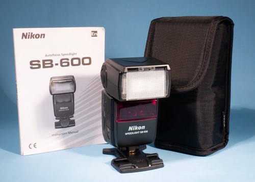 Nikon 600 speedlight - nikon,
