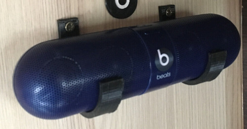 Beats pill wall mount - 2,