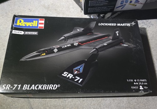 Revell blackbird - sr-71,