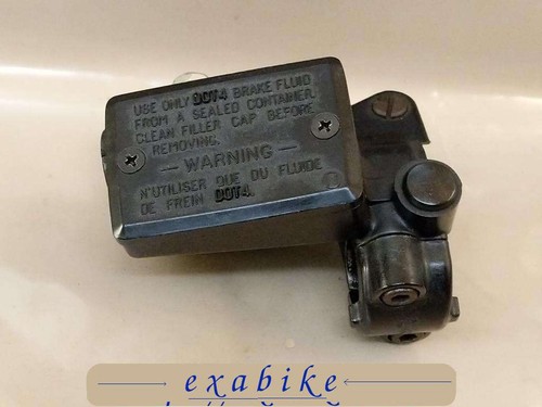 Front brake master cylinder