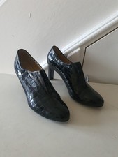 Peter Kaiser Size 5 Women's