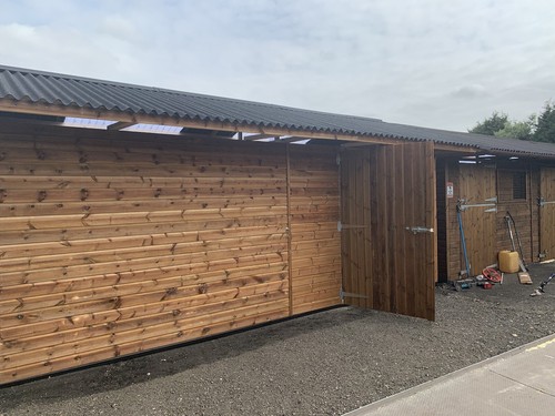 Store mobile stable - 24,