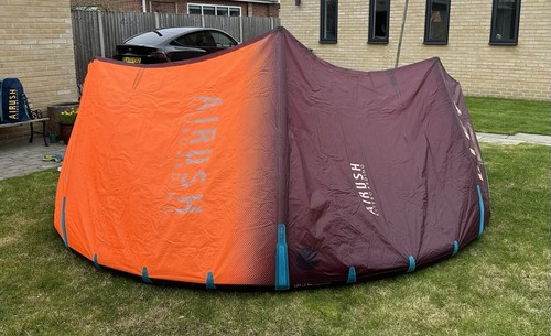 Airush lift kitesurfing - v3,