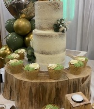 Large rustic log slice wedding cake stand , aprox 20 inches x 6 inch’s thick.