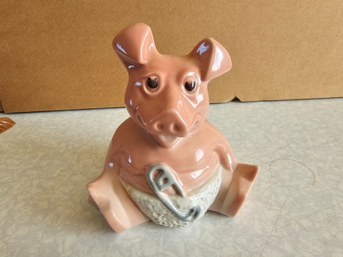 Wade nat west - pig, box