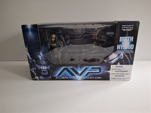 Neca exclusive avp birth - exclusive,