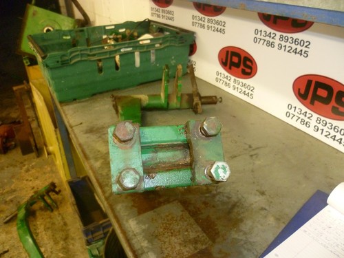 Front cylinder mounting - front,