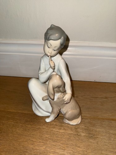 Lladro hush dog - dog, quiet