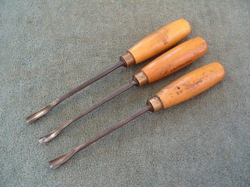 Three spoon bent - , carving