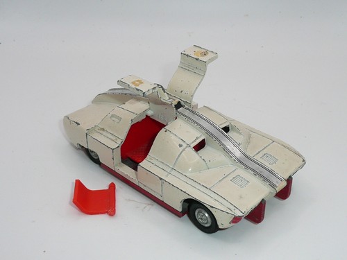 Dinky 105 captain scarlet - 105,